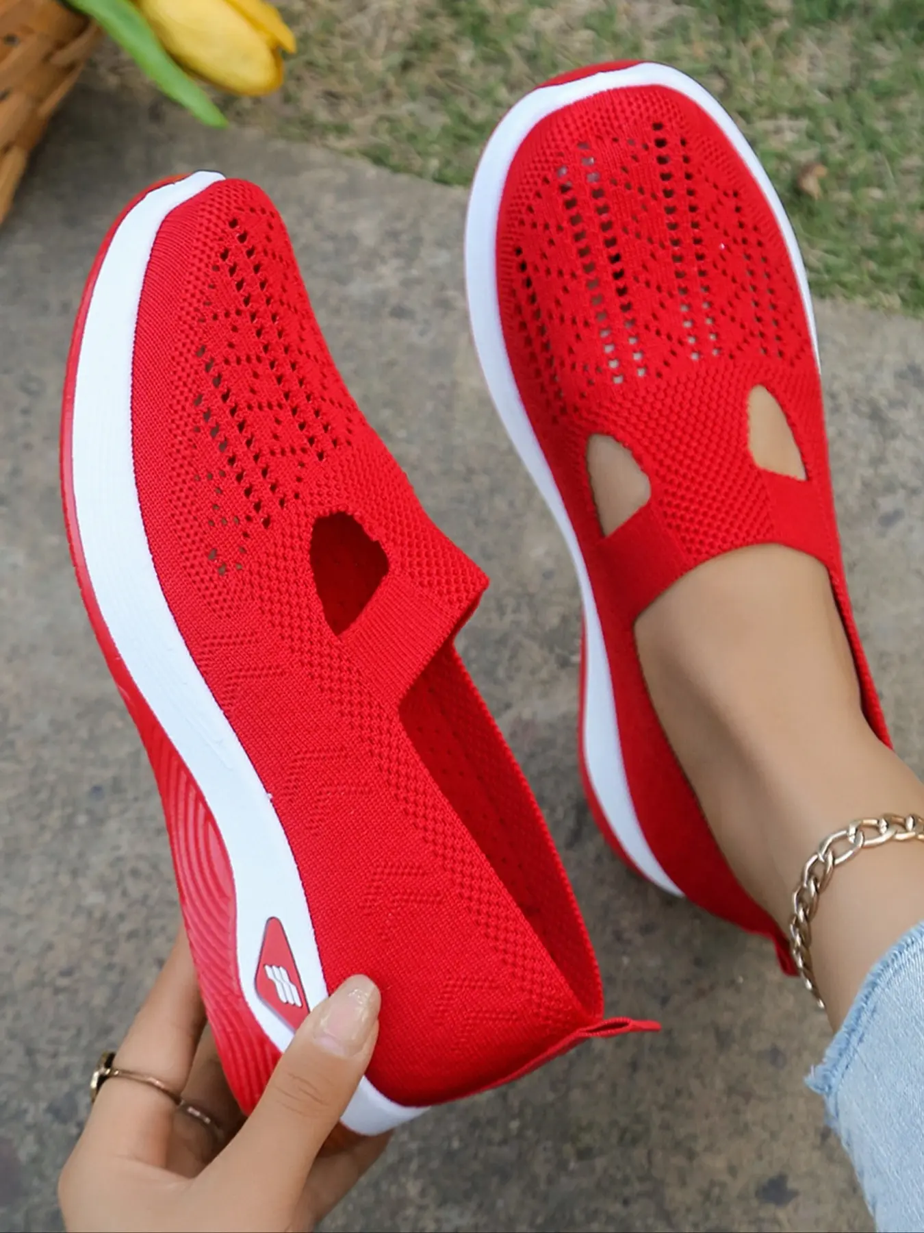 Breathable Mesh Walking Shoes for Women, Lightweight Walking Shoes, Soft Sole Anti-Slip Casual Sneakers, Summer Comfortable Slip-On Mom Shoes, Soft Soled Shoes, Non Slip Shoes