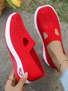Breathable Mesh Walking Shoes for Women, Lightweight Walking Shoes, Soft Sole Anti-Slip Casual Sneakers, Summer Comfortable Slip-On Mom Shoes, Soft Soled Shoes