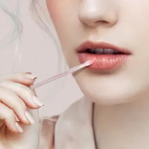 100PCS Glitter Crystal Lip Brush, Disposable Lip Brushes, Lip Gloss Applicators,Lip Gloss Wands Applicator Perfect Makeup Tool Kits