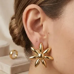 Beautiful earrings for you!