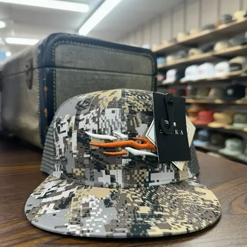 Sitka Elevated II Trucker Hat - Pixelated Camo / Grey Mesh