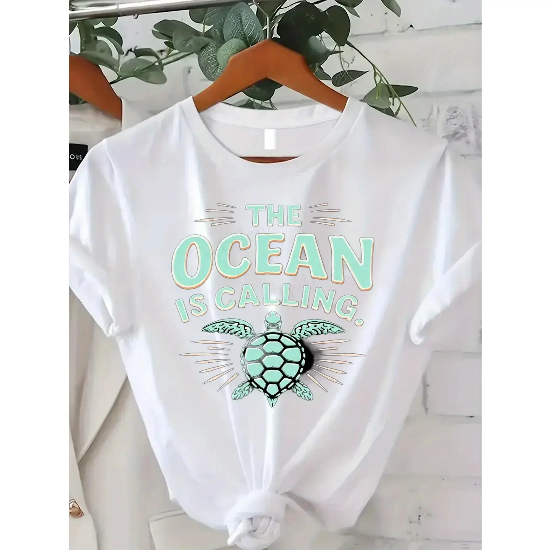 Women's Oversized Lady's Round Neck Hawaiian Beach Sports Tshirt - Turquoise Sea Turtle & Ocean Wave Print Marine-Themed Casual Clothes, Ideal Gift for Turtle Lovers for Hawaii Vacations