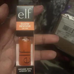 Product Review of Glow Reviver Lip Oil from P**s D**e