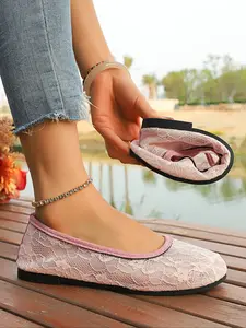 Women's Cream Lace Foldable Flat Shoes, Hollow Lace Upper with Round Toe, Non-Slip Portable Ballet Flats for Daily Wear