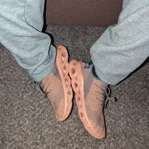 Product Review of Mens Shoes, Ultra-light Textured Design Lace-up Trainers for Treadmill Wear As Gift, Workout Sneakers, Casual Twist Sole Design Sports Running Shoes for Summer 2025 from A**s