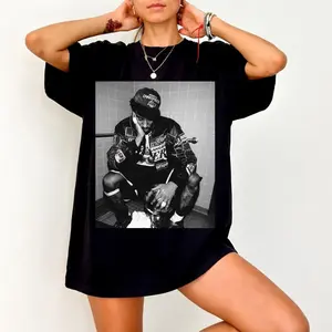 Kobe Los Angeles Basketball T-shirt, Retro Championship Jacket Sitting Pose Graphic, Perfect Gift for Basketball Fans