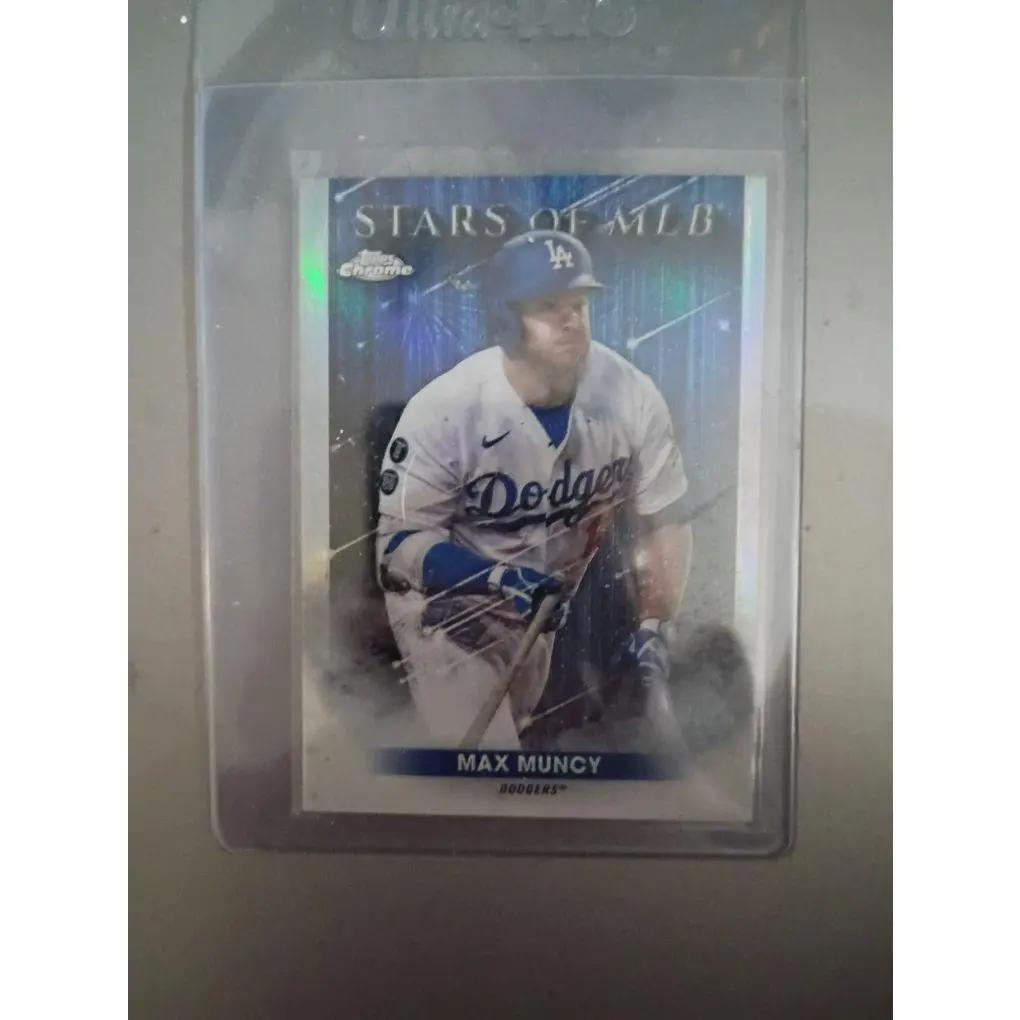 Topps Chrome 2022 "Star of Major League Baseball" Max Muncy Dodgers Baseball Card Collectible