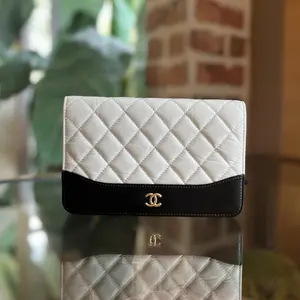 Pre-owned CHANEL leather Crossbody Bags Gabrielle Wallet On Chain Black White Quilted Lambskin Crossbody