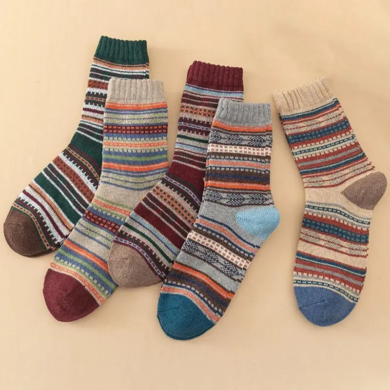 Women's Multicolor Colorblock Striped Print Crew Socks, Multipack Breathable Knit Soft Mid Calf Socks for Women