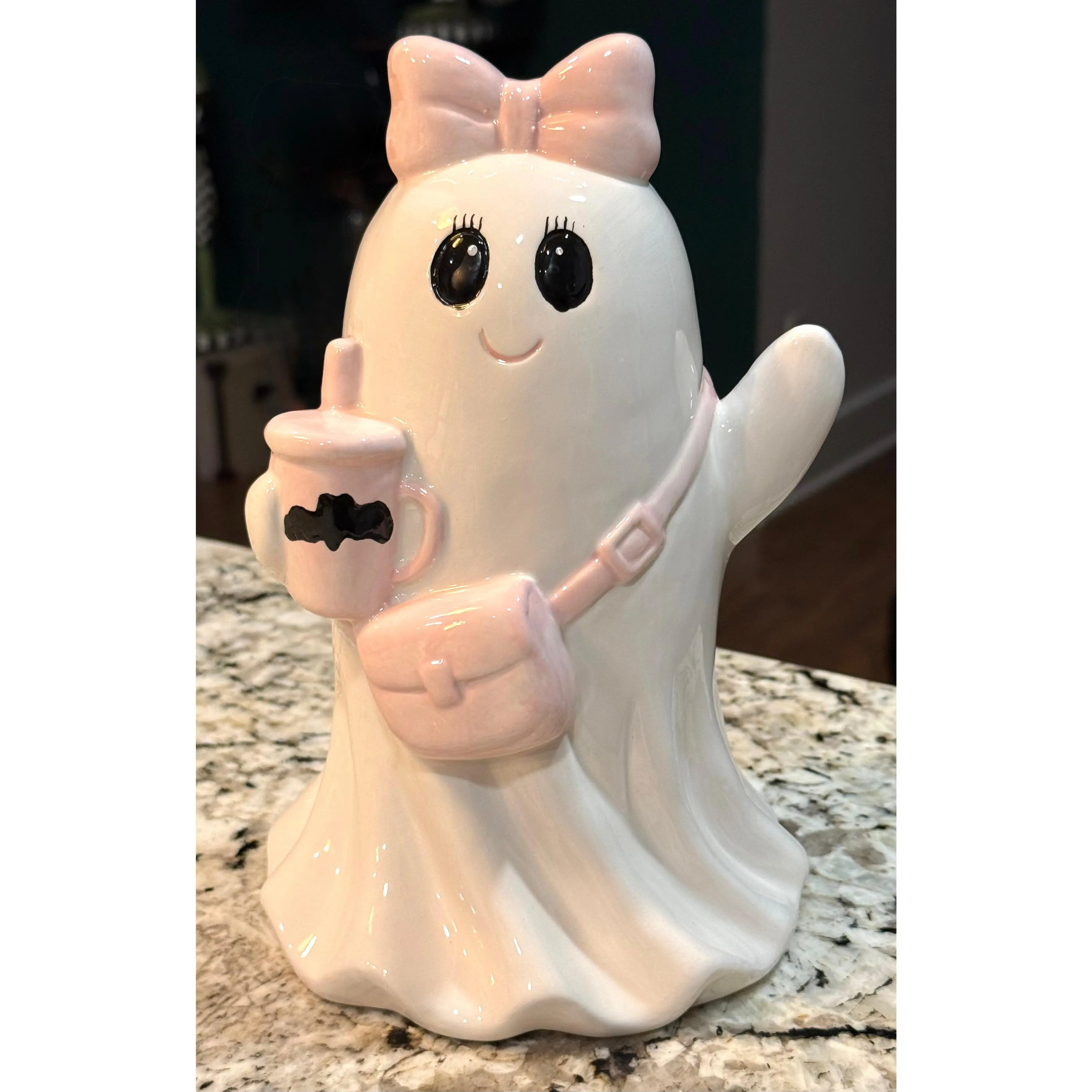 New ceramic pink and white Halloween handbag/coffee ghost decor 10x6”