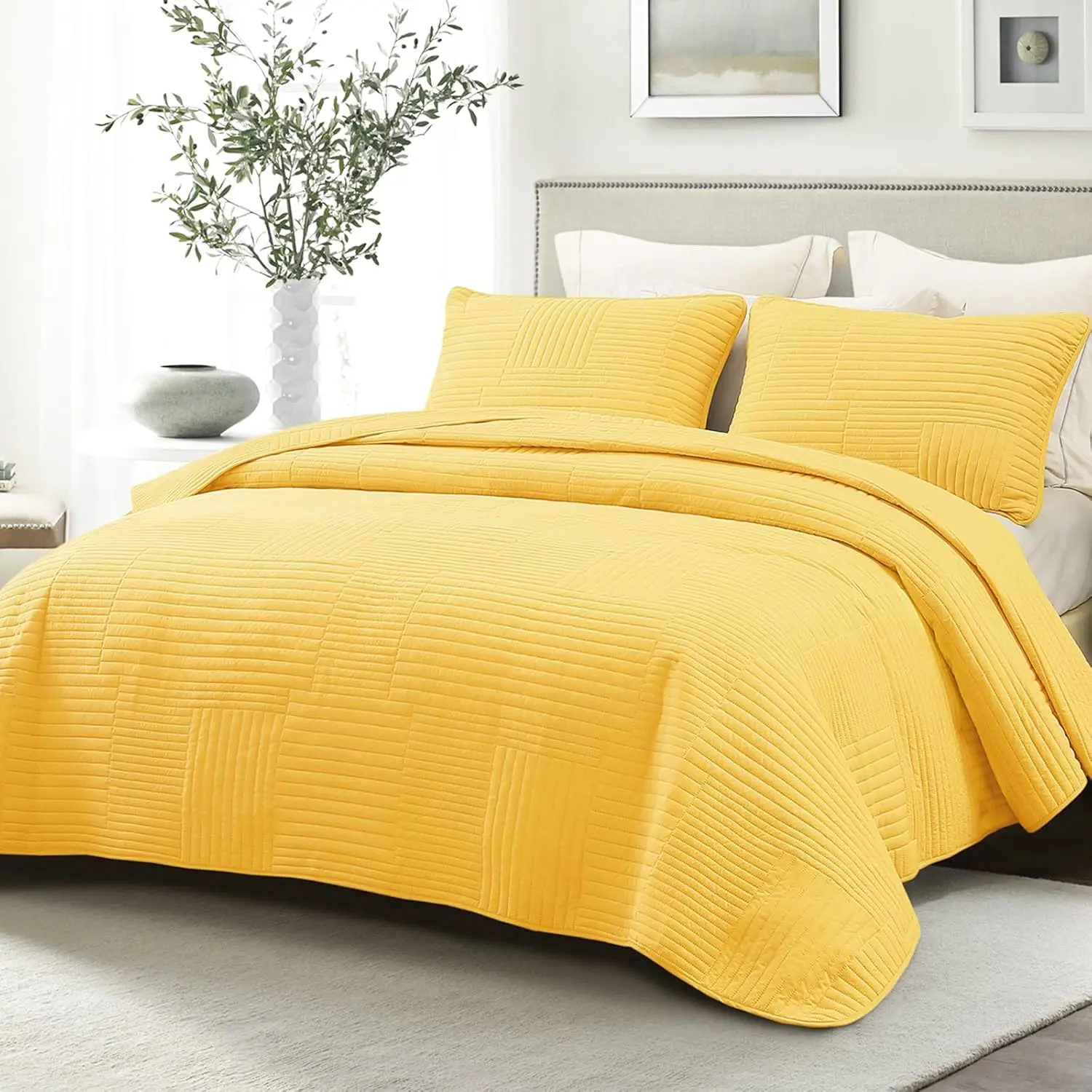 Ultra Queen Modern Microfiber Quilt - Soft, Lightweight, Durable Polyester Full Size Bedspread with Ultrasonic Stitch, Machine Washable for Multi-Season Use, Yellow Geometric Plaid Design