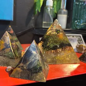Organite pyramids