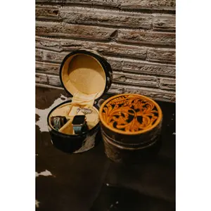 Round Tooled Cowhide Jewelry box