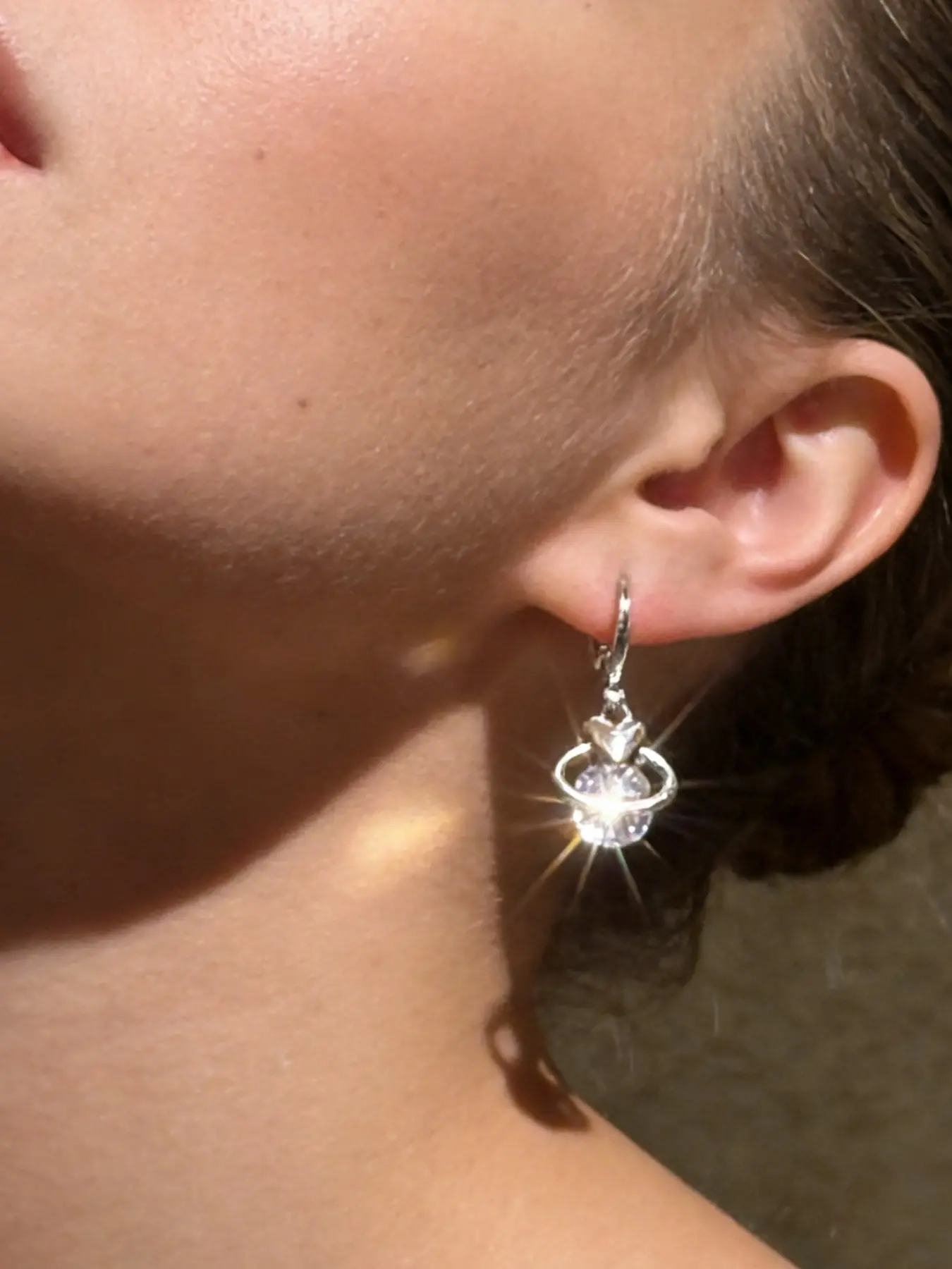 1 pair of sparkling love-shaped planet-inspired earrings, stylish and elegant versatile delicate ear accessories, the perfect gift for ladies