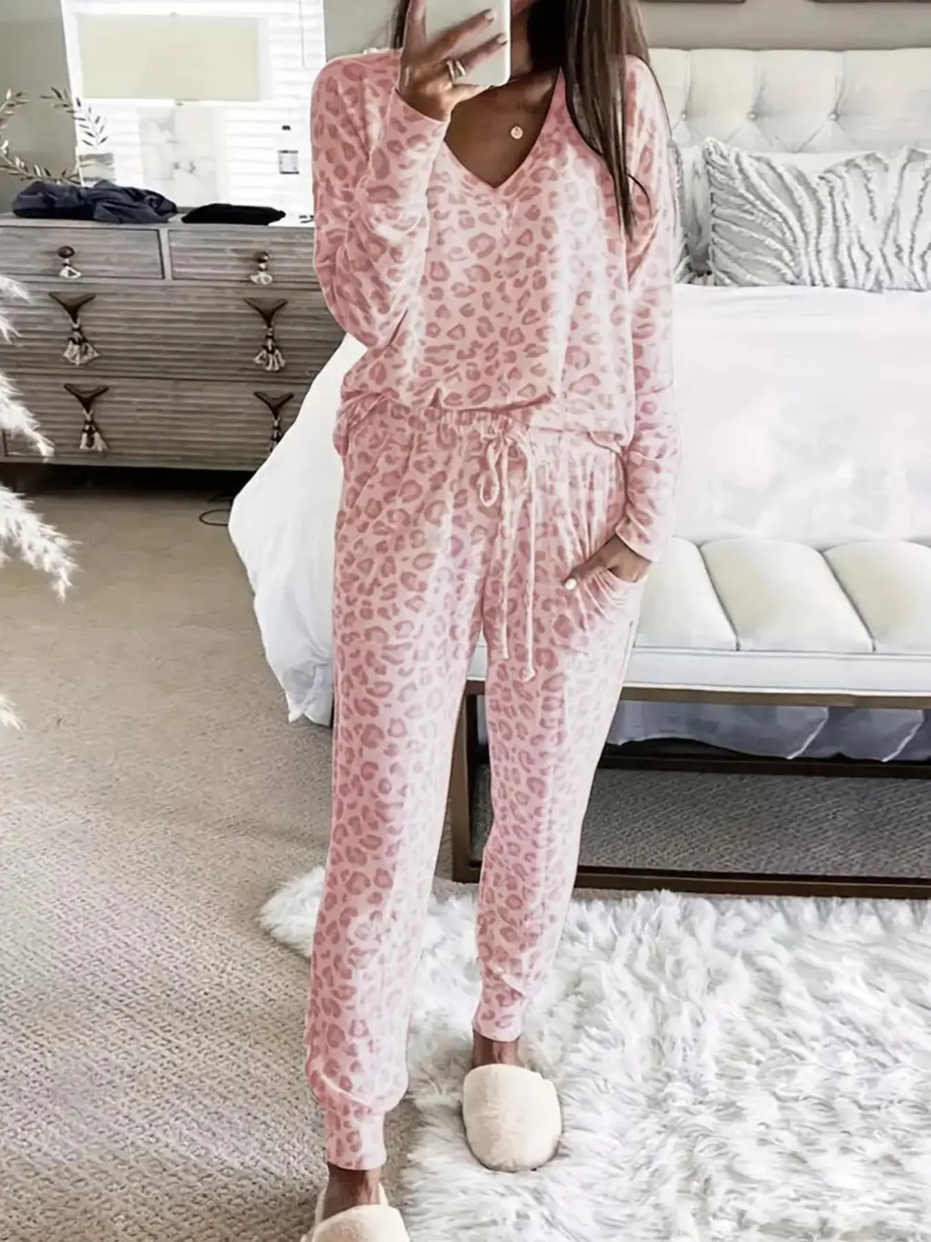 Two-piece Set Women's Leopard Print Drop Shoulder Top & Adjustable Drawstring Pants Pyjama Set, Comfortable Casual Long Sleeve V Neck Top, Women's Nightwear, Sleepwear, Homewear & Loungewear for Spring & Fall, Pajama Set, Pajamas