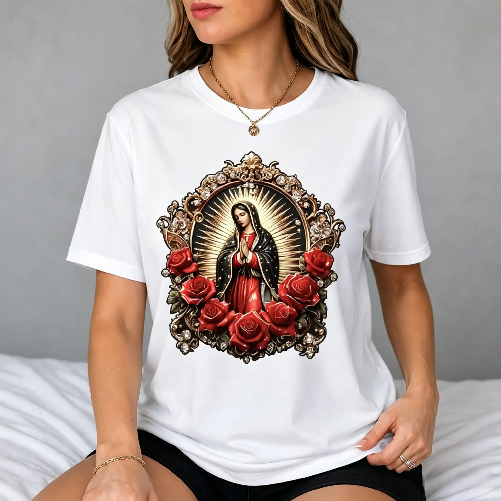 New Women'S Printed Round Neck Short Sleeve Casual T-Shirt, Spring And Summer Fashion, Featuring a Virgin Mary Praying Among the Roses, Perfect As a Gift for Sisters Or Wives.