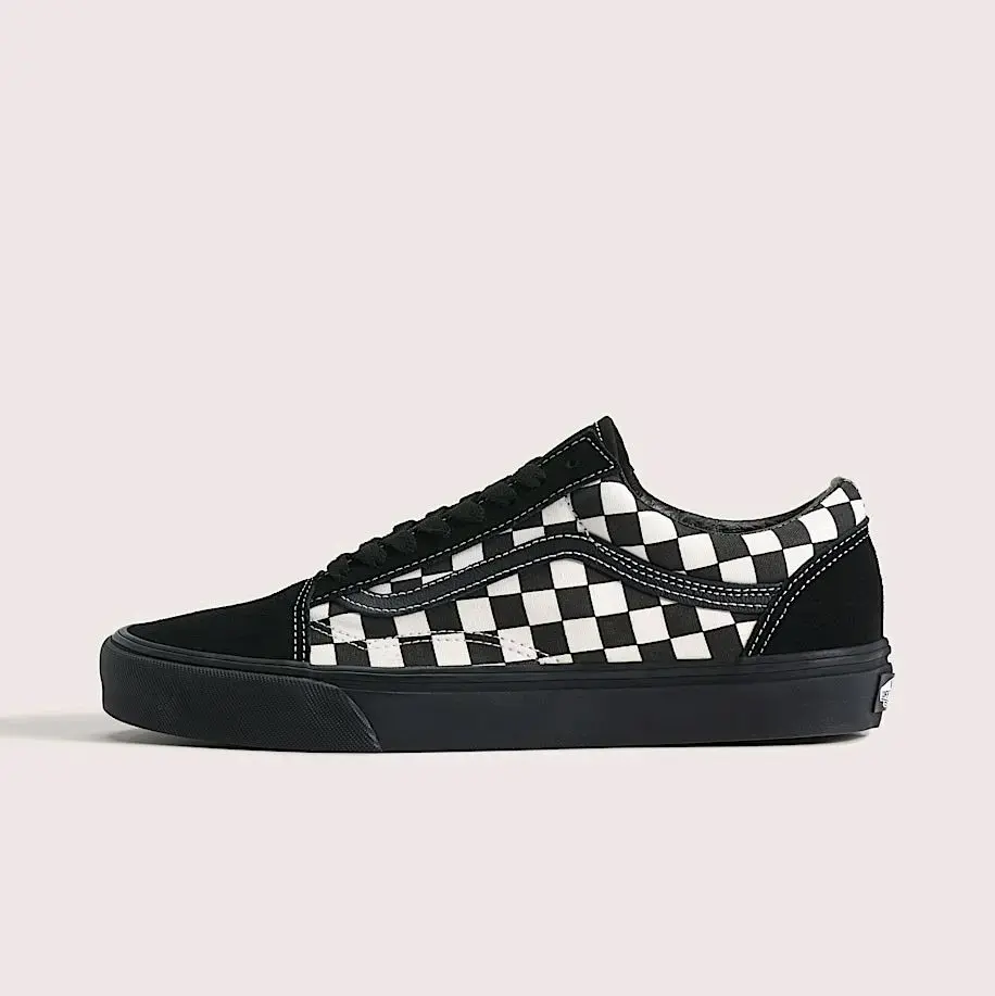 VANS Old Skool Classic Checkered Suede & Canvas Unisex Low-Top Closed Footwear - Laced Trainer Shoe with Iconic Sidestripe, Casual Style, Laces, Walking Shoes