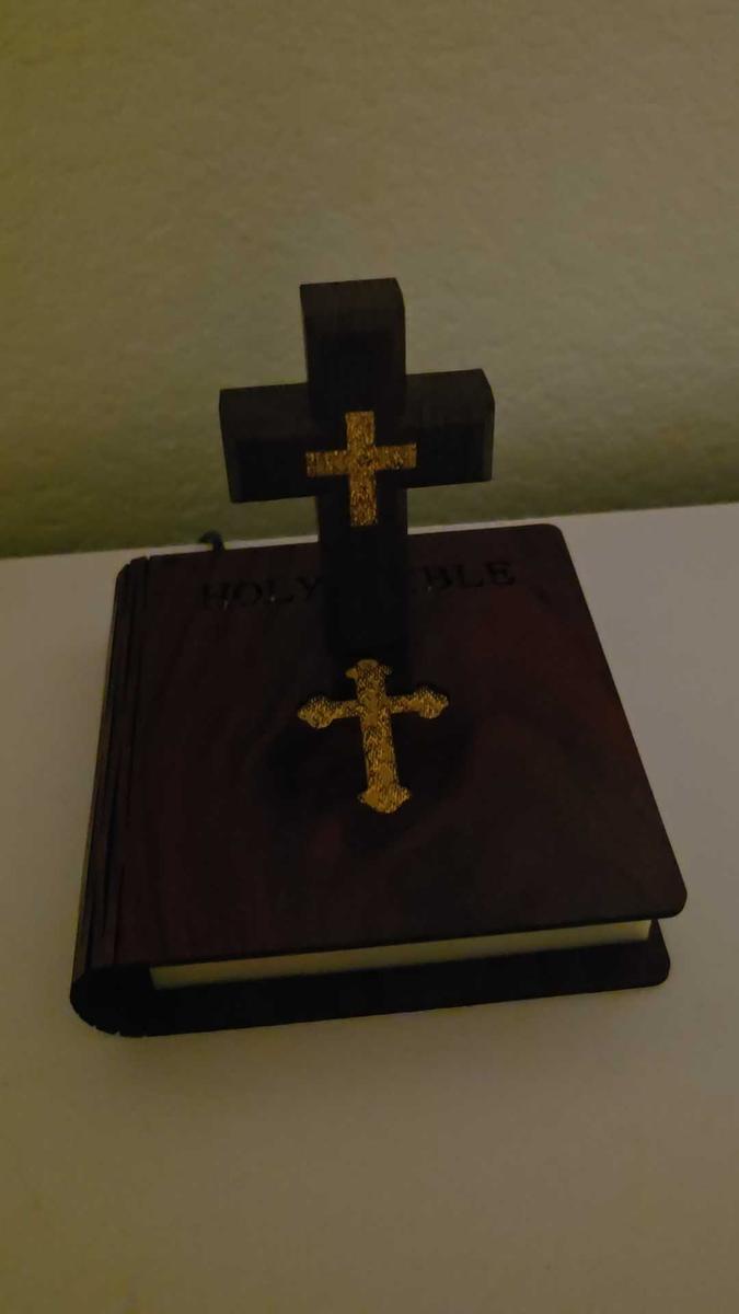 Item: Wood grain cross