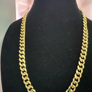 Unisex 24-Inch Cuban Link Necklace Chain, 14k Gold Filled Stainless Steel, Unique Elegant Large Chain & Link Jewelry for Daily Wear.