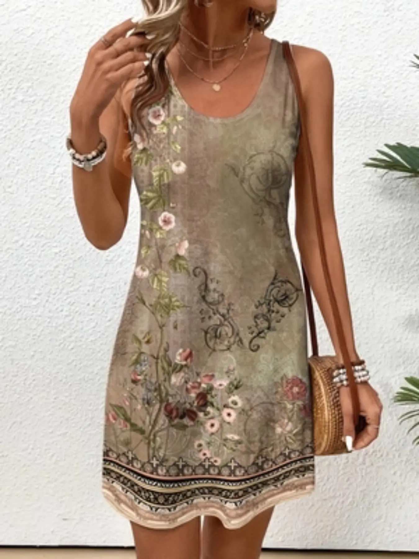 Women's Summer Casual Boho Chic Floral Print Sleeveless Tank Dress, Comfortable and Stylish, Perfect for Warm Weather, Ideal for Daily Wear