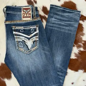 DYN Pantalon para Bota Centenario Jeans with Distinctive Design & Comfortable Fit