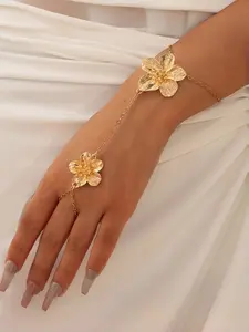Boho Flower Hand Chain Bracelet, Floral Hand Harness Jewelry for Beach, Wedding & Party, Elegant Accessory for Women, Exquisite Bracelet, Floral Charm Bracelets