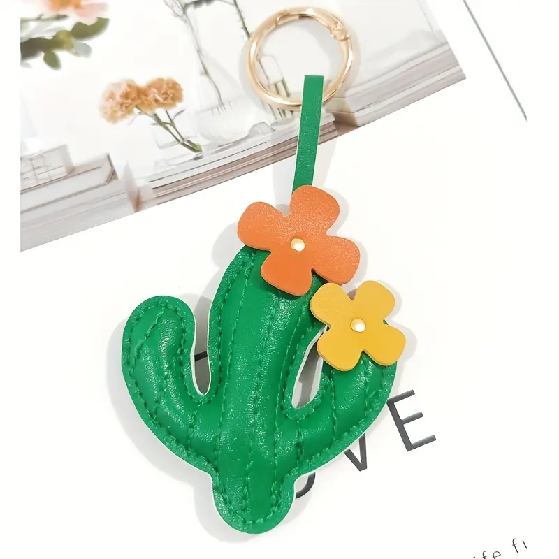 Cute Cartoon Kawaii Fur Fake Leather Cactus Flower Keychain, Key Chain Decorations, Fashion Plant Shape Bag Charm, Cute Keychain Accessory, Perfect Gift for Women & Girls