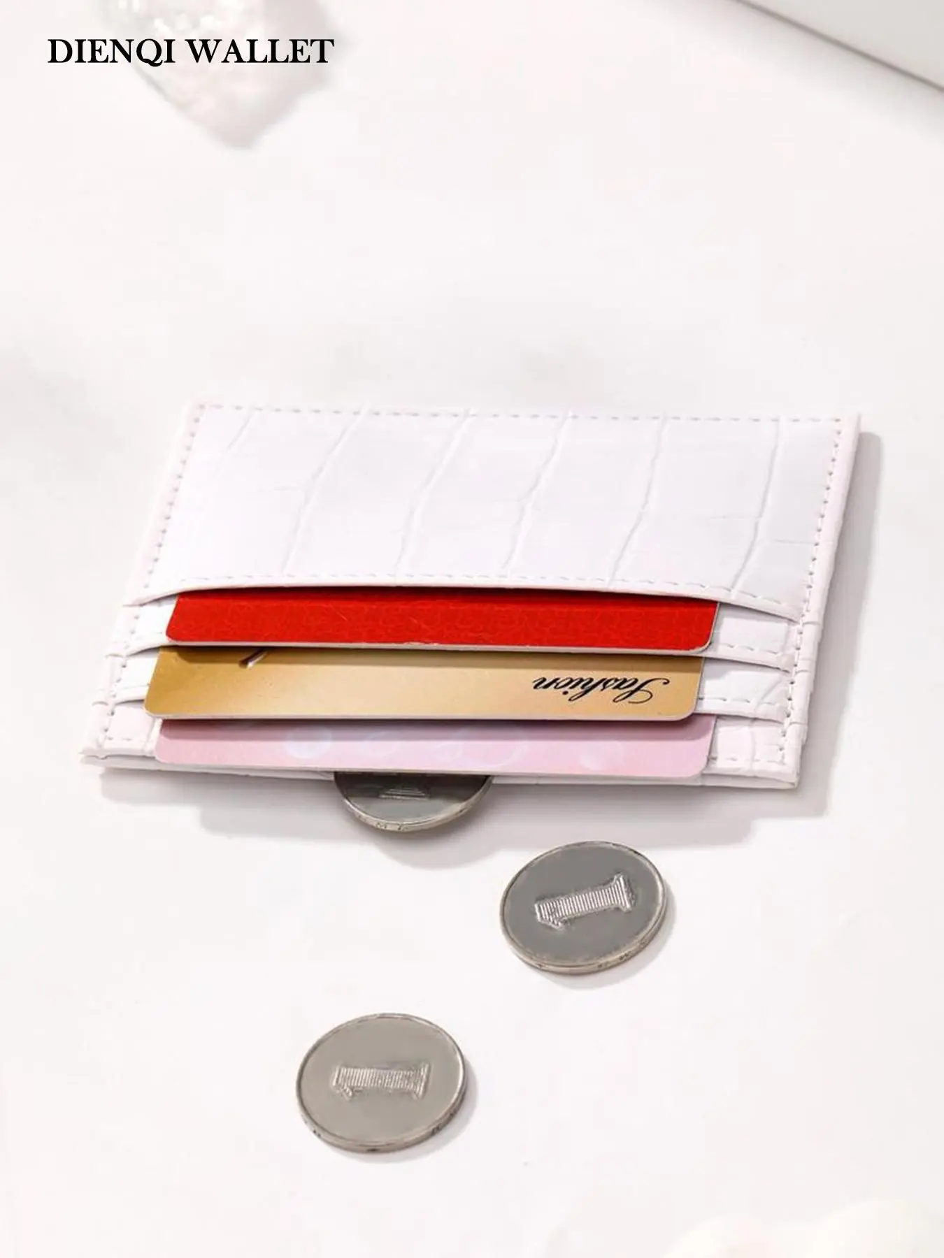 Women's Crocodile Pattern Slim Card Holder Retro Ultra Thin Wallet Multi Card Slots Portable Credit Card Holder Casual Small Coin Purse for Women Girls Daily Use Durable Fashion Stylish Wallet