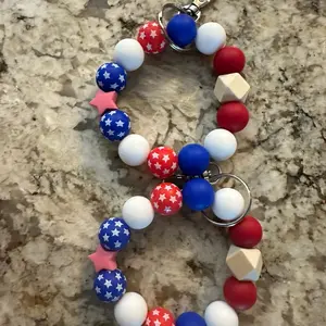 Patriotic silicone wristlet keychain