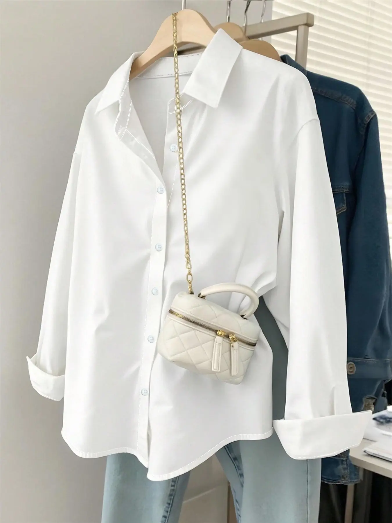 Creative Women's Shirt Blouse, Classic Button Front Basic Office Top, Long Sleeve Fitted Business Shirt, Casual Button Up Blouses, Suitable for Formal & Casual Wear, Casual Business Style, Fashion Design