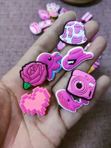 Cute Cartoon Girl Pink Theme Shoe Decoration, Flowers, Animal, Butterfly, Bow, Heart Design Diy Shoes Decorations, Removable Free Combination Party Shoes Accessories