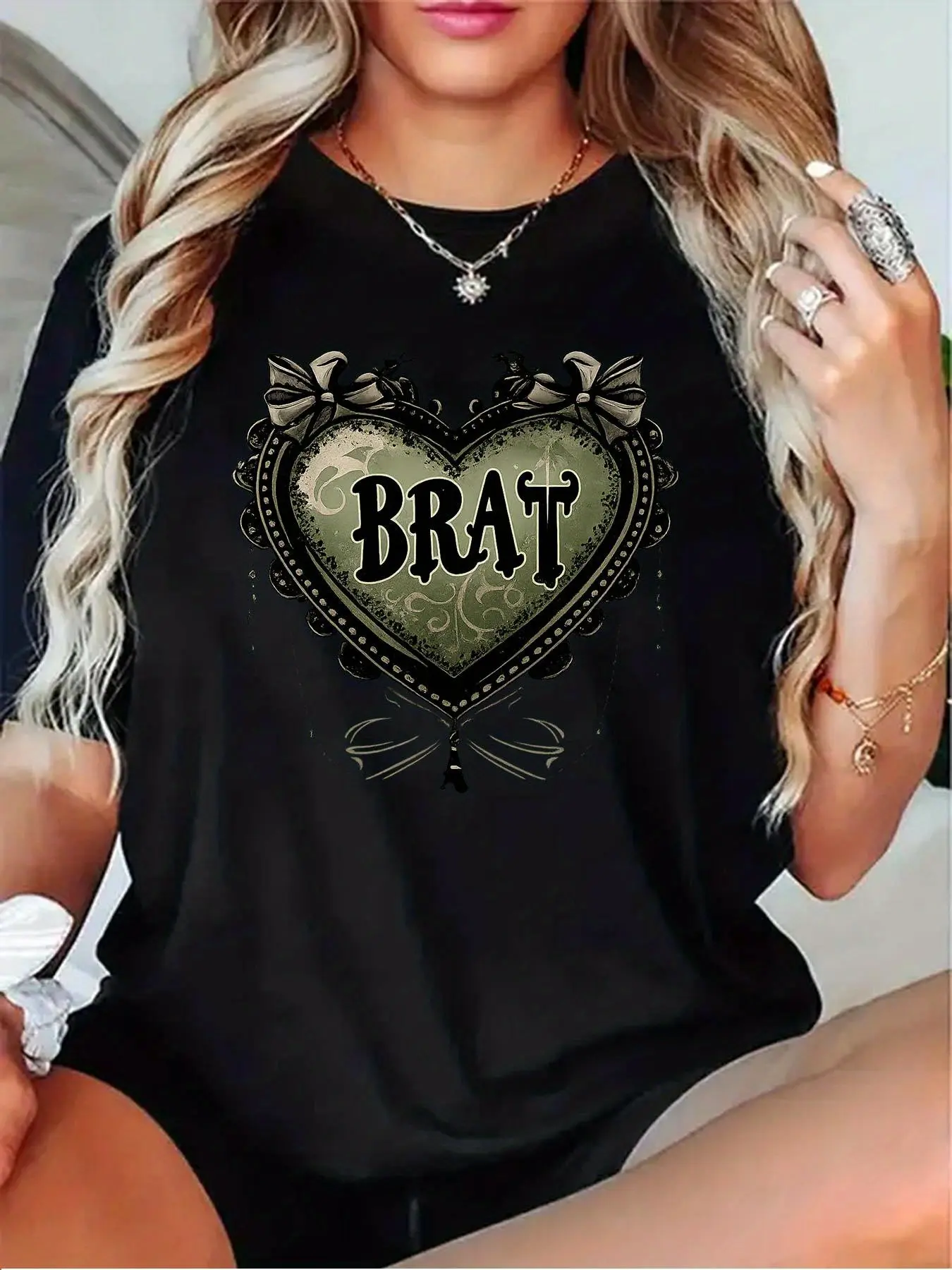 Women'S Vintage Heart Frame Graphic T-Shirt with 'BRAT' Text & Decorative Elements - Soft Round Neck Short Sleeve Casual Top in Black, Grey, White, Dark Red - All-Season Fit for Casual Attire & Themed Events - Retro-Inspired Casual Tee