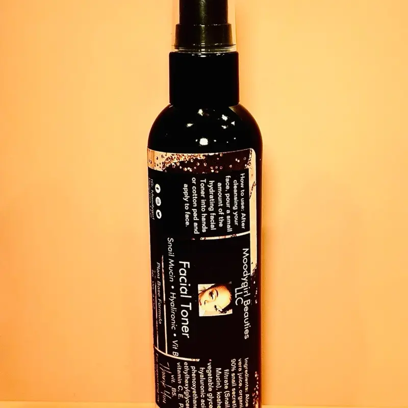 Snail Mucin Facial Toner with Hyaluronic Acid and Infused with Vitamins B5, C, and E