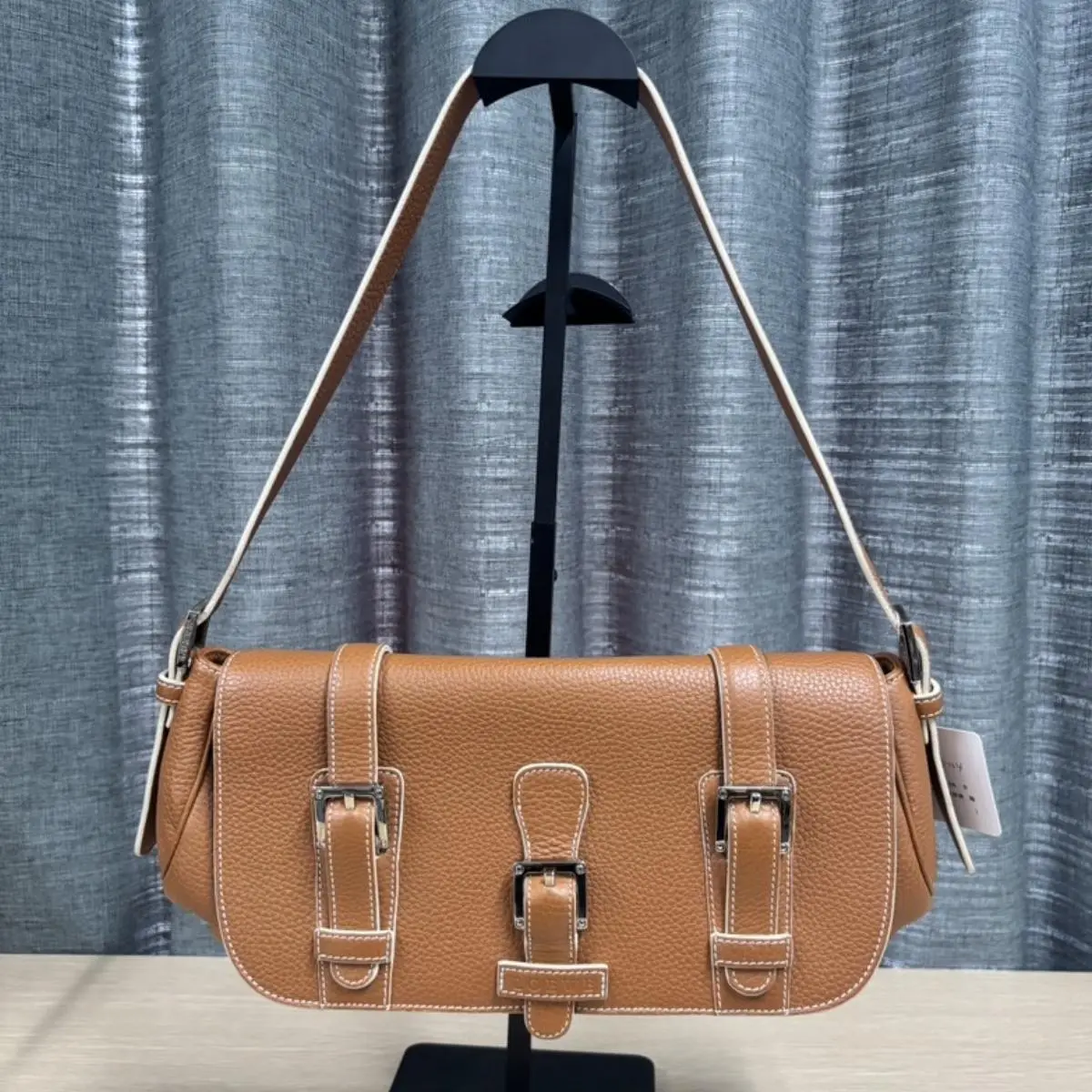 Pre-owned Loewe As Shown Shoulder Bags Vintage Pebble Grain Leather Buckle Shoulder Bag 33124