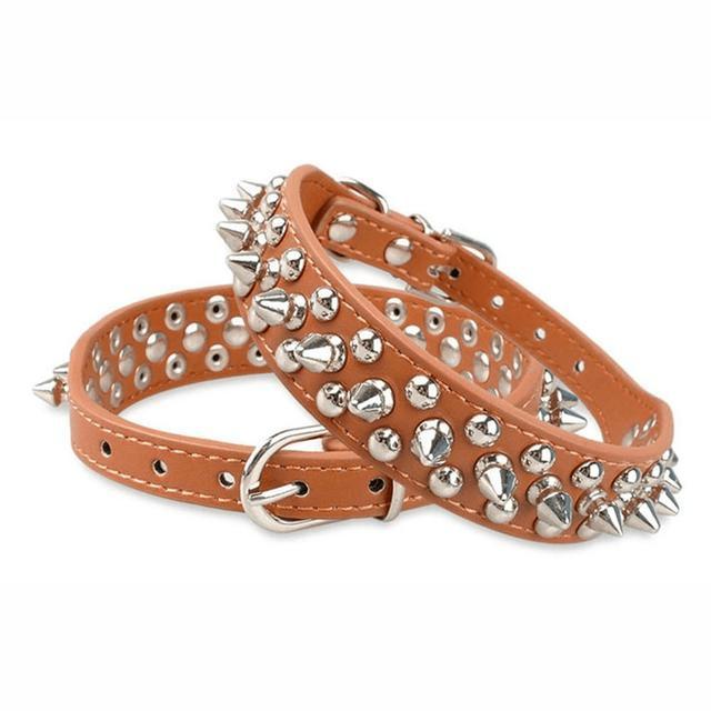 Stylish Spiked Leather Collar with Rivets - Adjustable Fit for Medium and Large Dogs and Cats