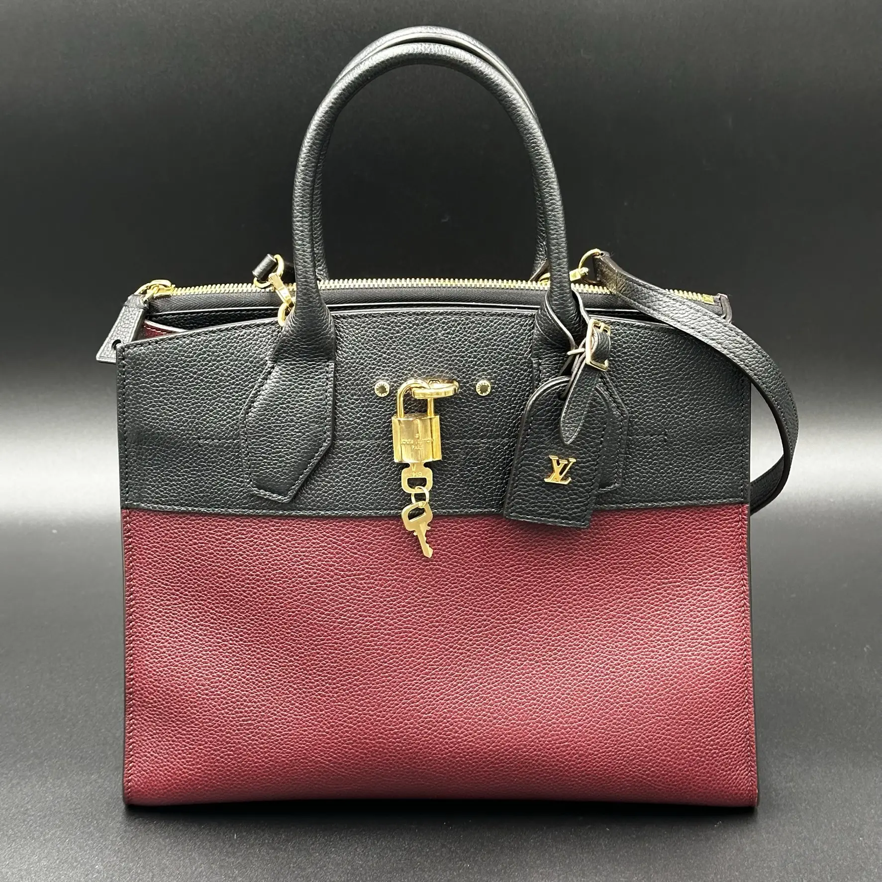 Pre-owned Louis Vuitton calfskin leather Crossbody Bags Calfskin City Steamer MM Burgundy Black