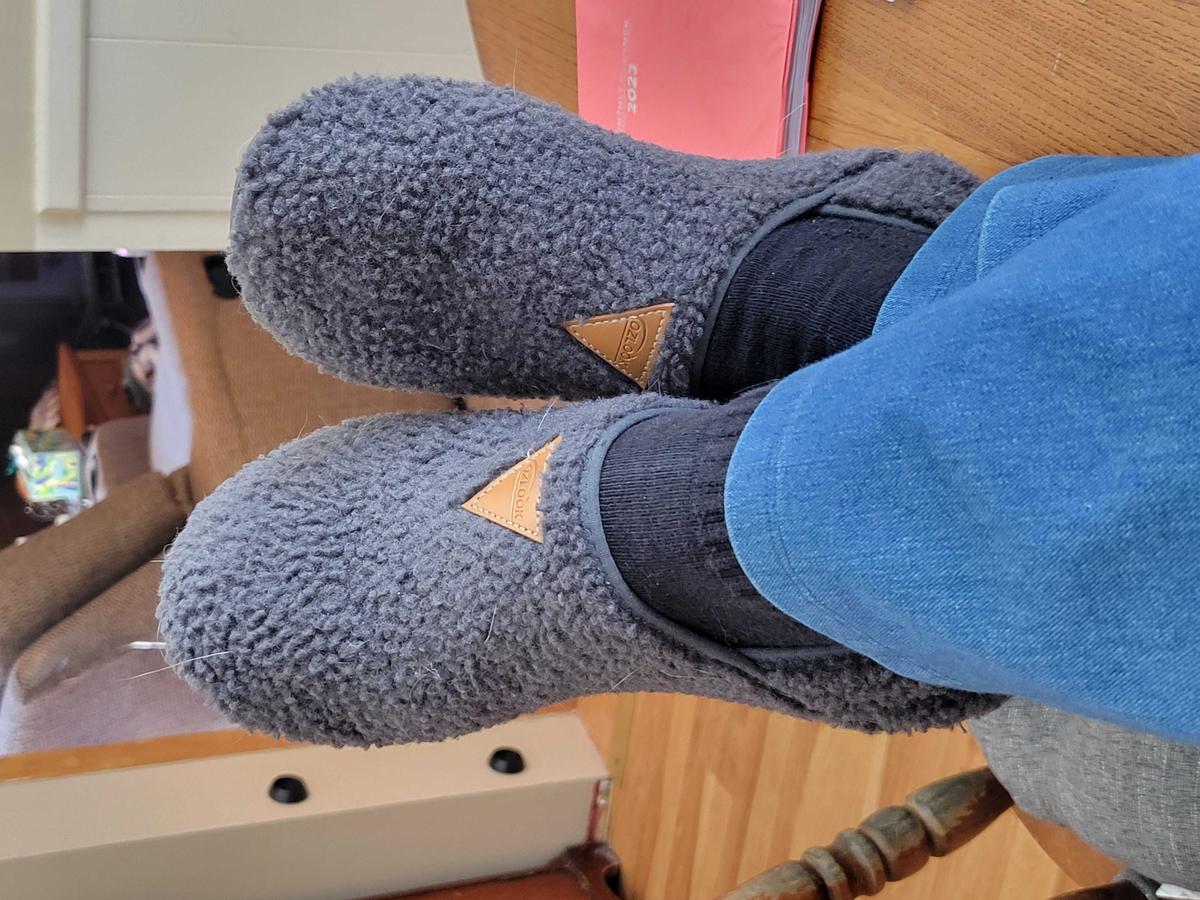 Item: Beige, US Women 7.5-8.5/US Men 6.5-7.5