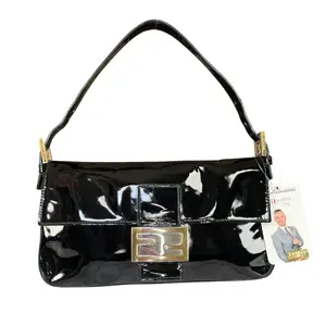 Pre-owned FENDI Patent Leather Shoulder Bags Baguette Black Two Tone HW Shoulder Purse