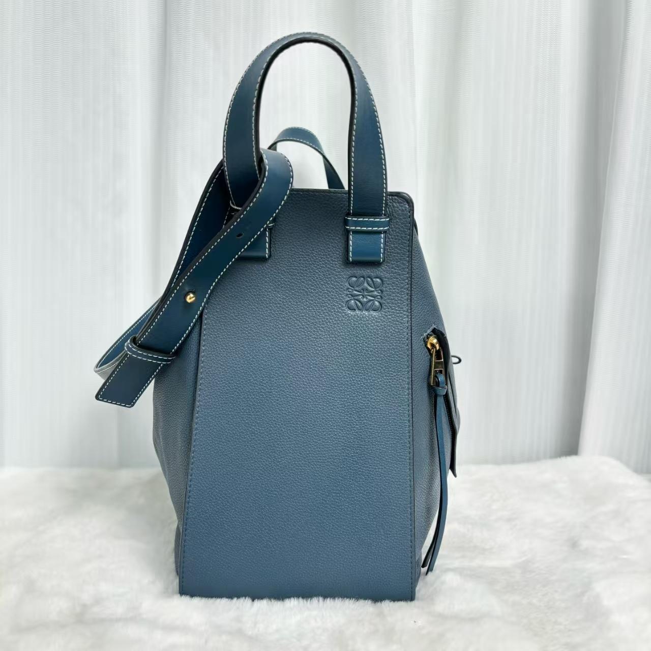 Pre-owned Loewe Hammock Bag | Blue Grained Calfskin Gold Hardware|21140193