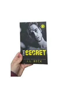 IMPERFECT COPIES ROMANCE BOOKS (Paperbacks, Hardbacks) -WE CHOOSE THE BOOK books