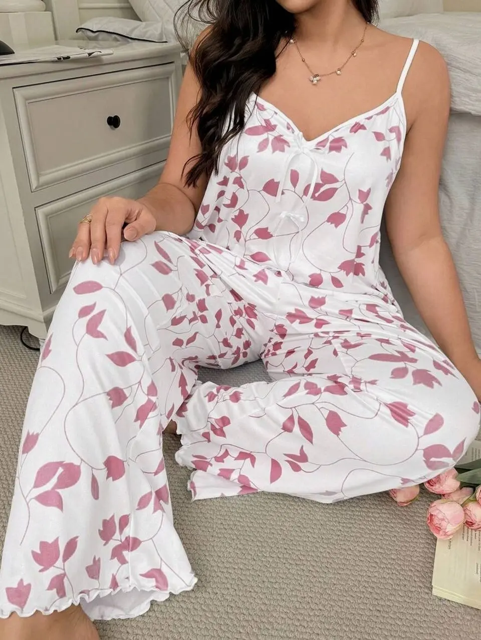 Plus Size Leaf Print Pajama Set, Bow Accent Cami Top And Pants Comfortable Loungewear