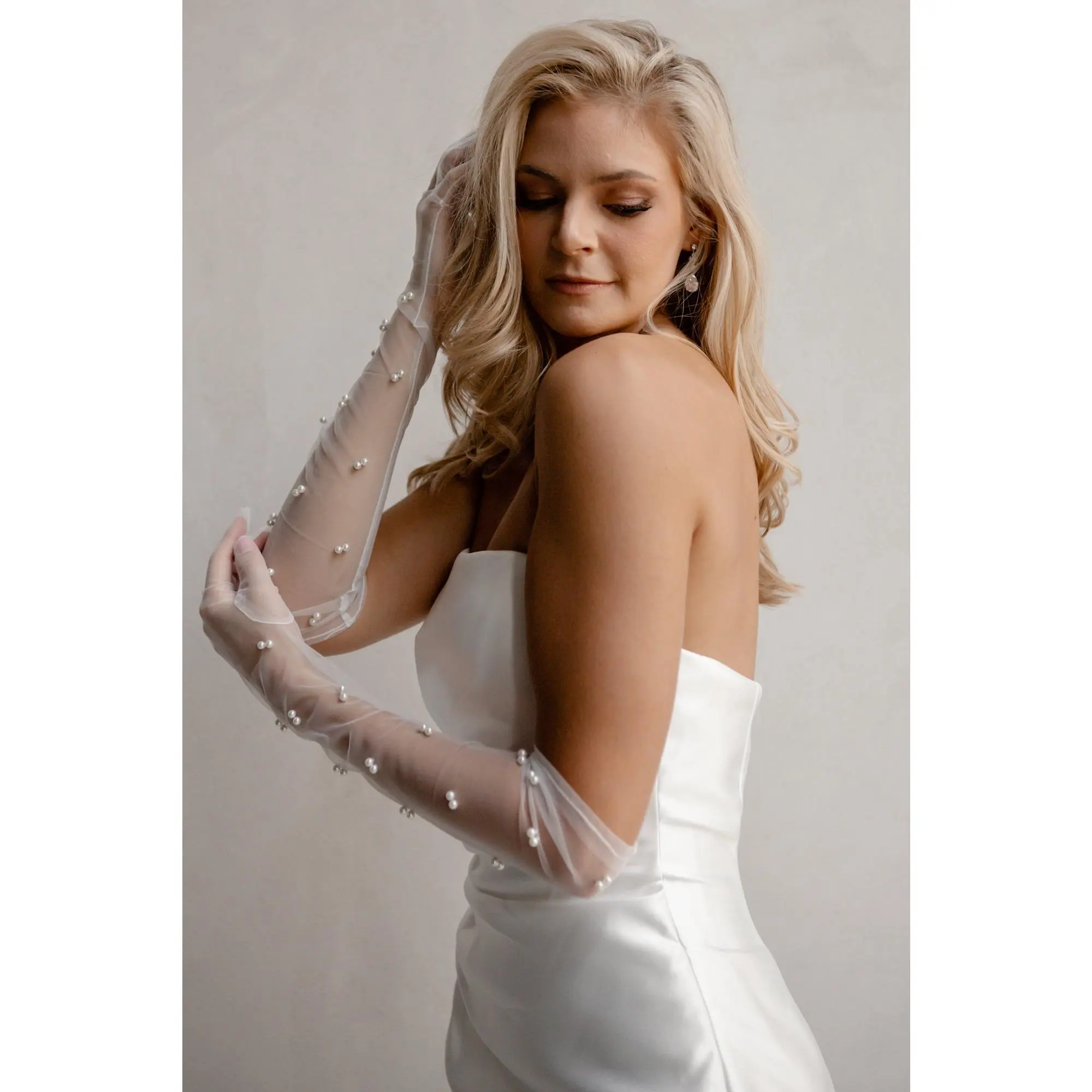 Pearl Bridal Gloves {The Fancy}