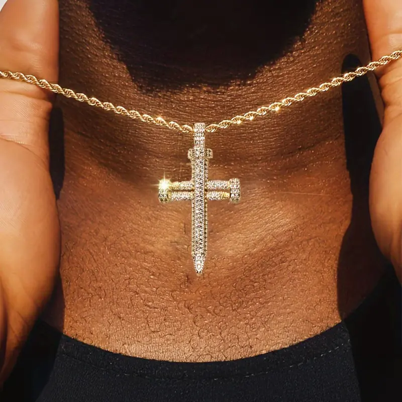 1pc Iced Chics Nail Cross Medallion Pendant with A 24-inch Chain, Made Of Copper Inlaid Zircon, Hip-hop Casual Style Cuban Cross Charm Chunky Necklace, Cross Necklaces, Can Be Worn Stably, No Allergy, Suitable for Both Men and Women, Jewelry Gift