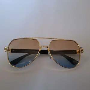 Gold Pilot Frames with Double Bridge Design M7282 Stylish Aviator Sunglasses for Men and Women