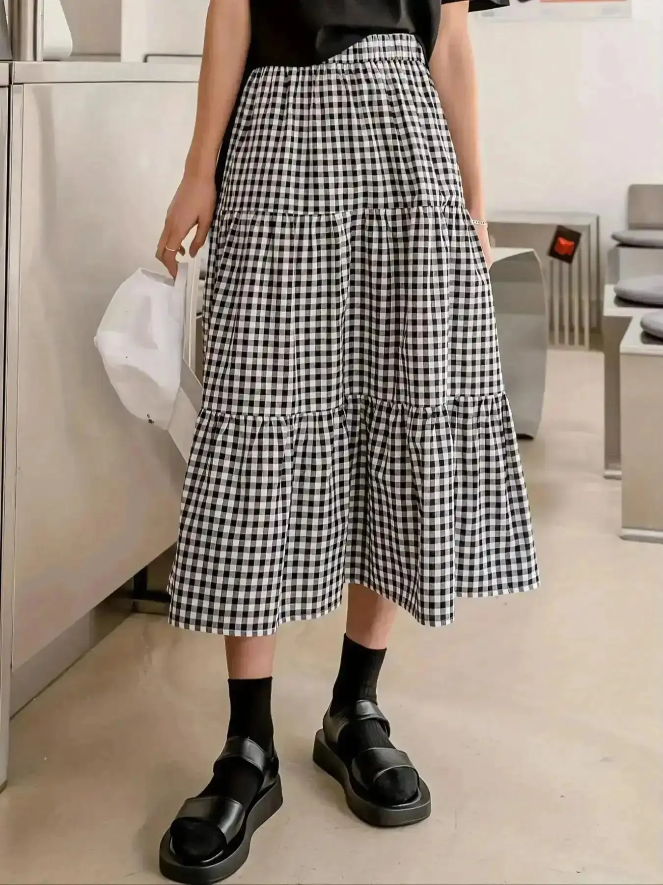 2026 Vintage Sweet Cool Style Plaid Skirt, Layered Hem Design, Perfect for Daily, Stylish, Aesthetic and Checkered A-Line Midi Skirt, Simple Style, Daily Essential, Fashion Forward, Style Essential, Smart Casual