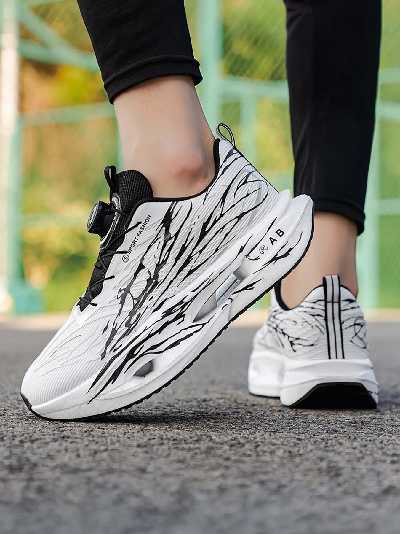 Men's Rotating Buckle Mesh Running Shoes, Shock-Absorbing Responsive Sneakers, Lightweight Non-Slip Trendy Graffiti Style Running Shoes