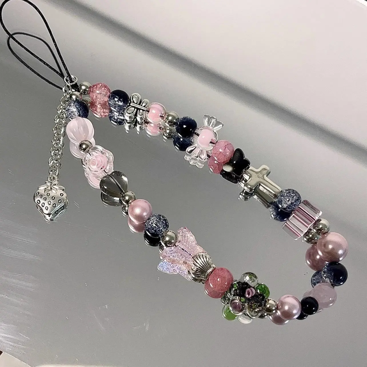Cute Strawberry & Heart & Butterfly Design Phone Chain, Creative Anti-lost Acrylic Phone Lanyard, Mobile Phone Lanyard, Fashion Phone Charm for Women & Girls, Cell Phone Charm, Phone Accessories