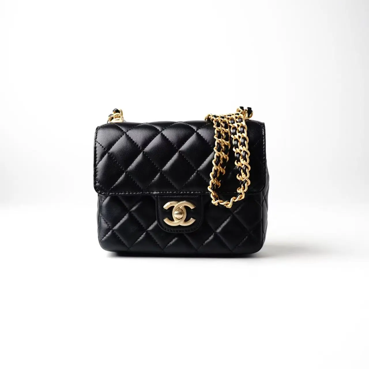 Pre-owned CHANEL Shoulder Bags 7410