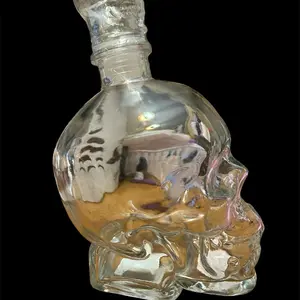 Skull Decanter - Clear Glass Skull Shaped Decanter for Liquor and Spirits - Unique and Eye-catching Design