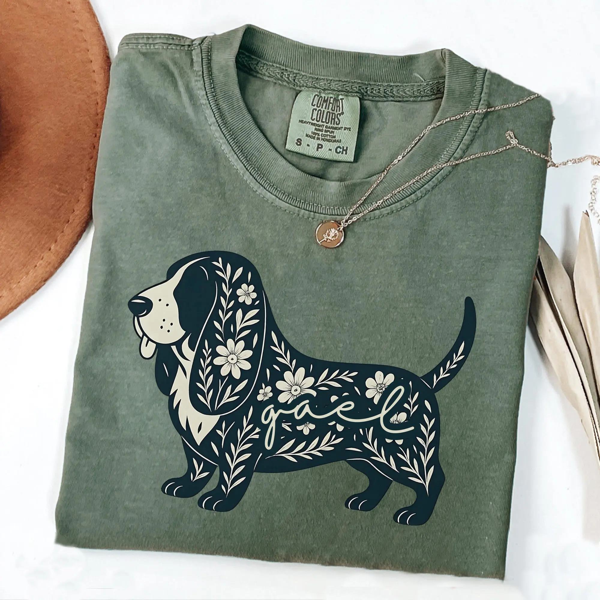 Comfort Coorlors Basset Hound Mom Custom Shirt, Vintage Bassethound Dog Tshirt Funny Dog Tee Chinoiserie Dog Bassets Mama Shirt Personalized Dog Name Gift